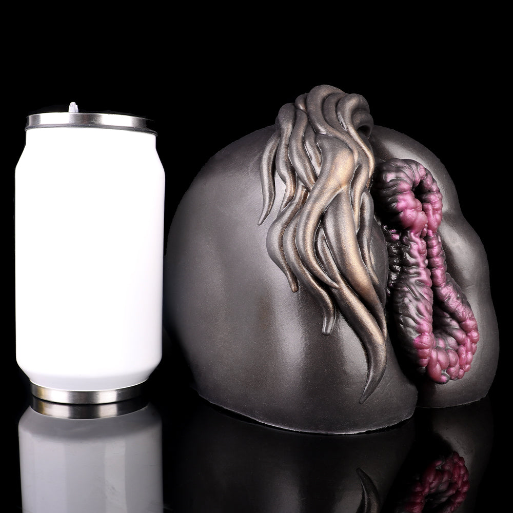Hahama Mare Fleshlight neben weißem Fläschchen, zweihöhlige violette Noppen-Innenflächen