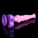 Icarus Riesen-Pferdedildo, Nahansicht der breiten Basis und gewölbten Rippen am Hals