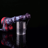 Spritzzubehör-Dildo, lila gemustert, Wasserstrahl aus dem Schlauch