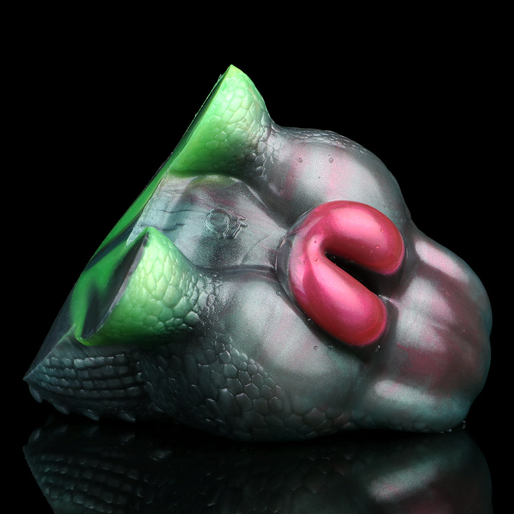 Seitenprofil Fantasy-Masturbator, grau-blaues Schuppenmuster, grüne Spitze, rosa Einzelöffnung