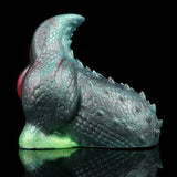 Seitenansicht Fantasy-Masturbator, schuppenoptik grau-blau, grüner Sockel, rosa Noppen