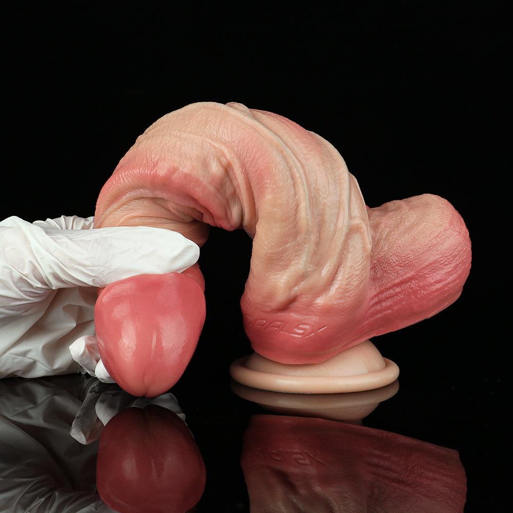 Realistischer Dildo mit Adern, rosa, gebogene Form auf Stand