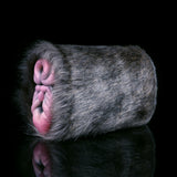 Rhinoceros Furry Fleshlight mit grauem Fell und rosa Innenöffnung, Vorderansicht